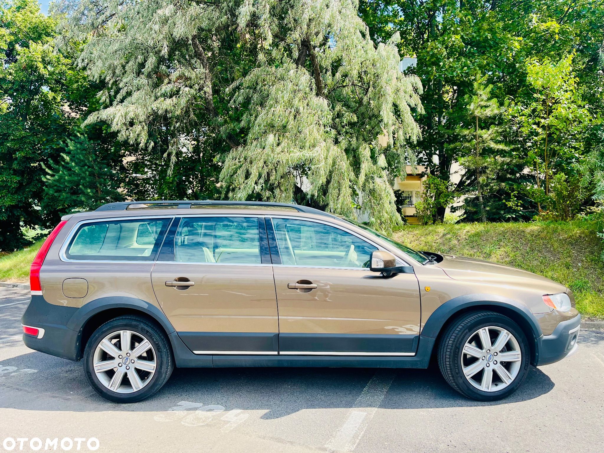Volvo XC 70 D5 AWD Summum - 1
