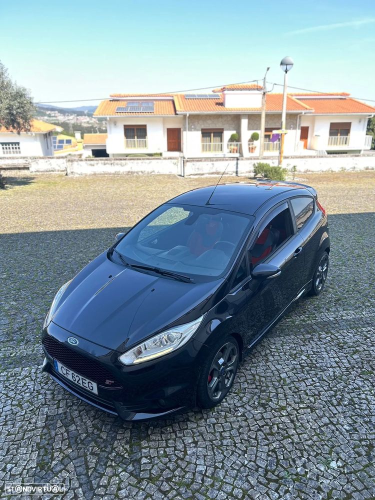 Ford Fiesta 1.6 EcoBoost c/ Pack Pele Desportiva ST - 2