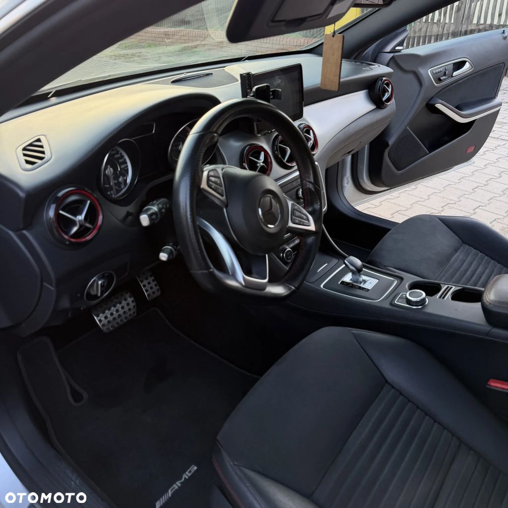 Mercedes-Benz CLA - 5