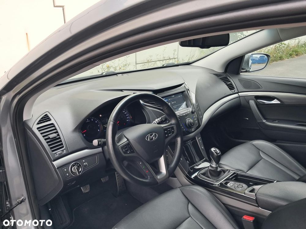 Hyundai i40 Kombi 2.0 Premium - 21