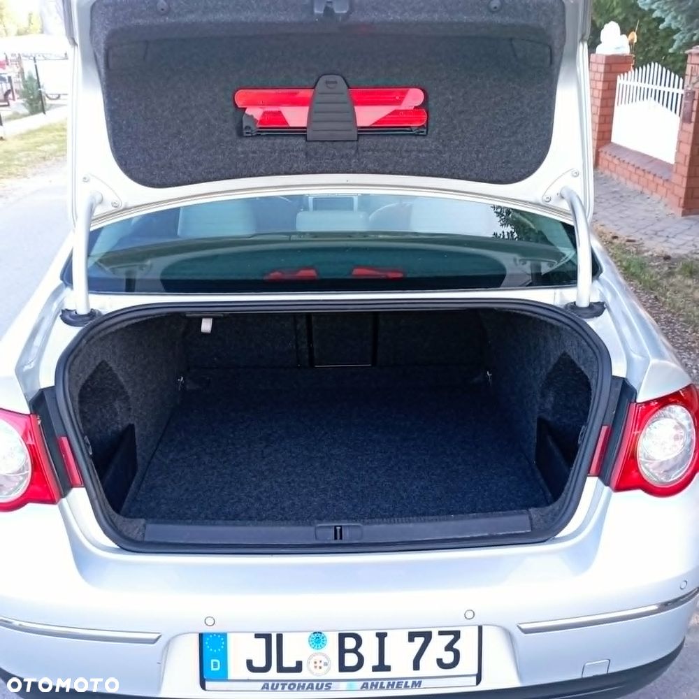 Volkswagen Passat 1.8 TSI Comfortline - 22