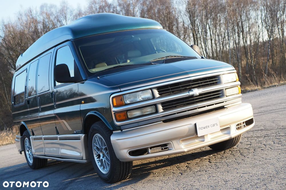 Chevrolet Express - 16