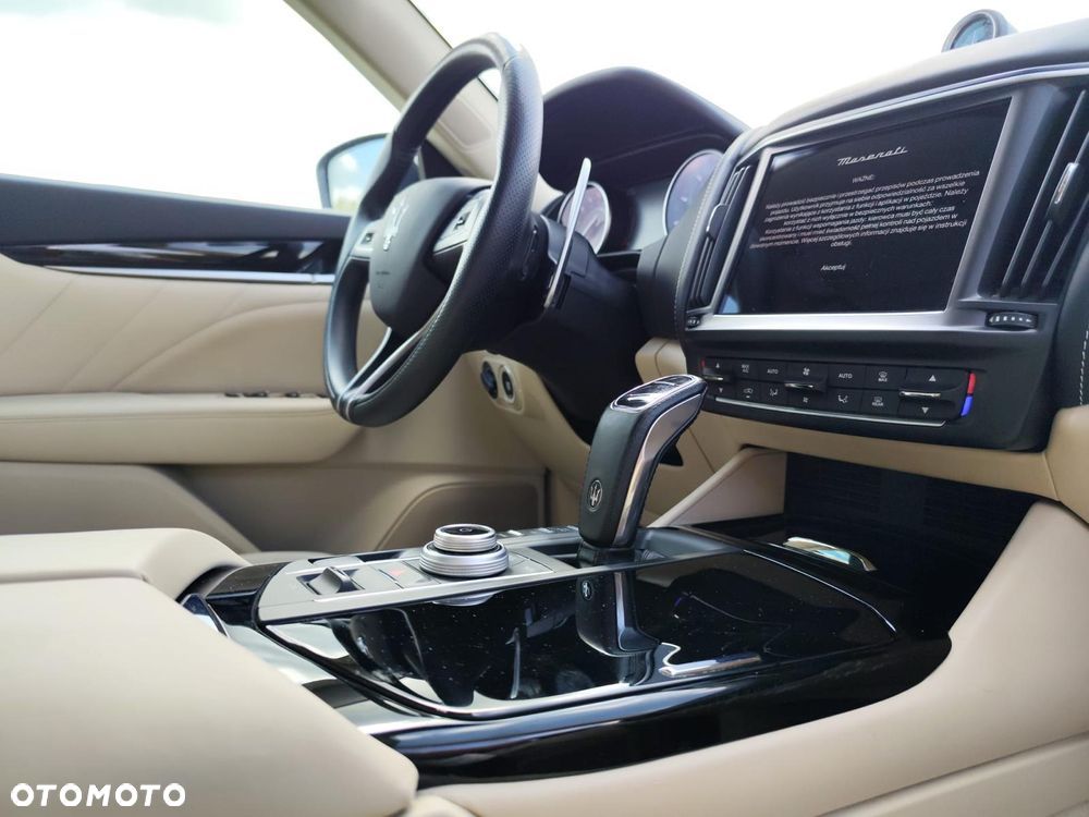 Maserati Levante S Q4 - 24