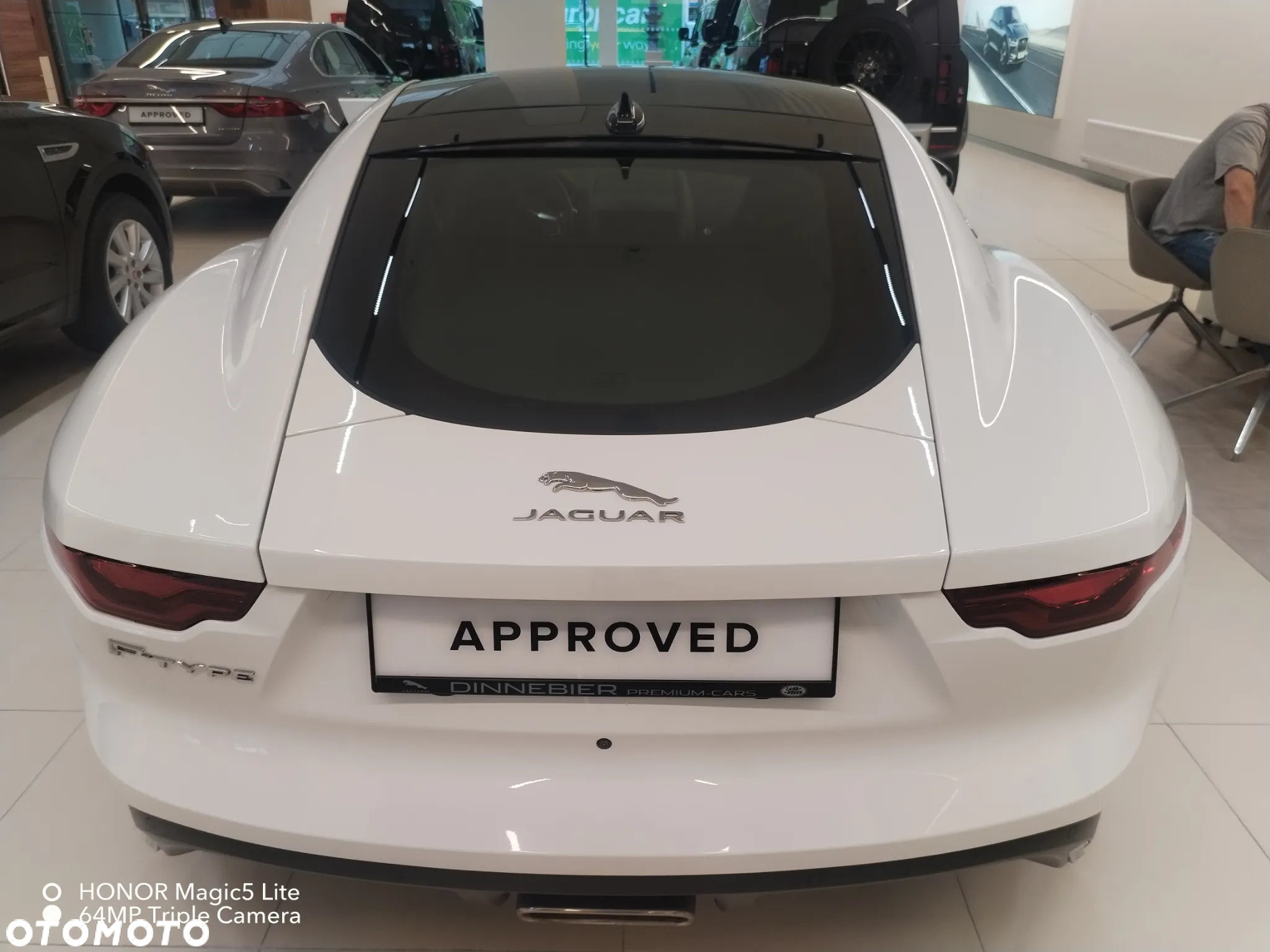 Jaguar F-Type Coupe P300 First Edition - 3