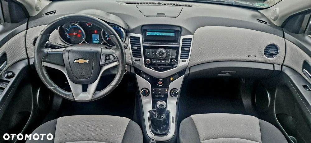 Chevrolet Cruze - 30