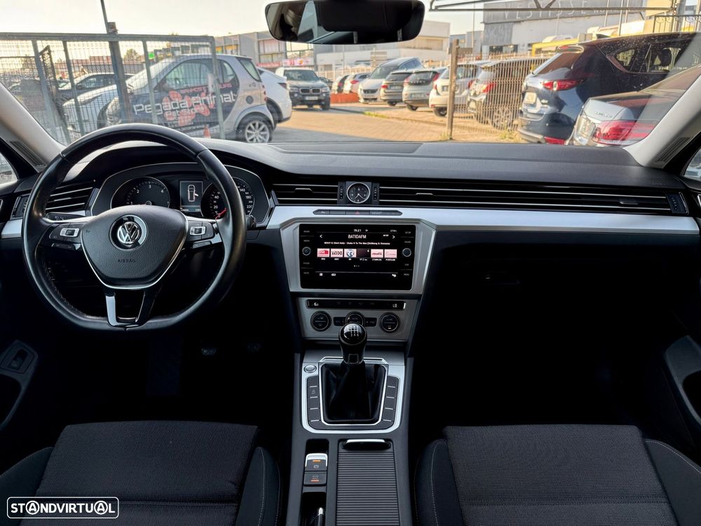 VW Passat Variant 1.6 TDI Confortline - 21