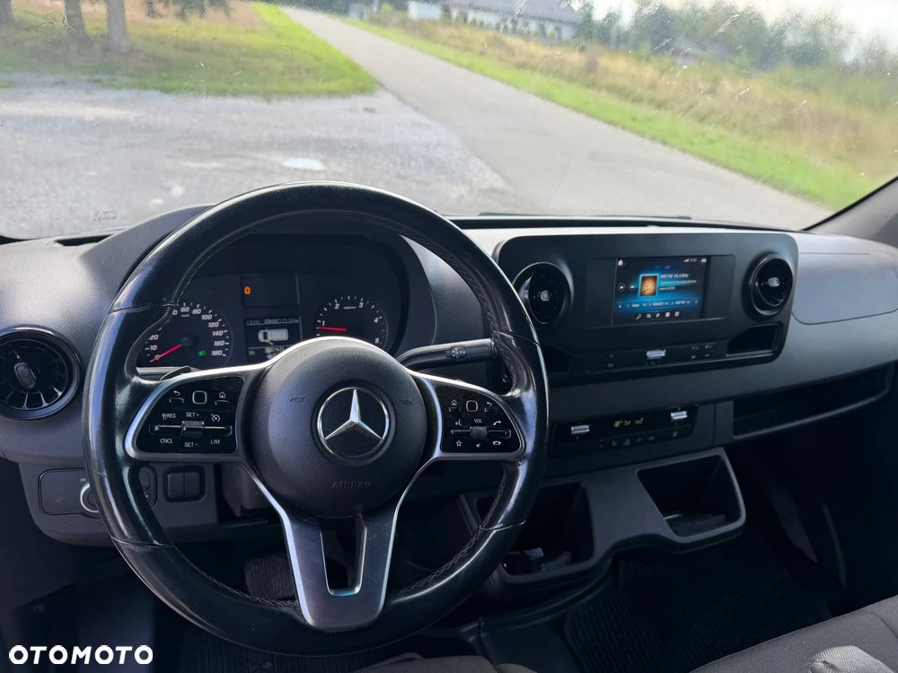 Mercedes-Benz Sprinter 516 - 19