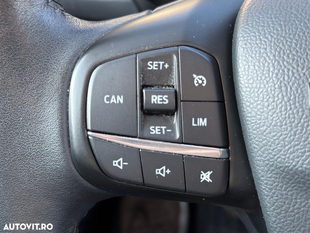 Ford Focus 1.0 EcoBoost Hybrid COOL&CONNECT - 12