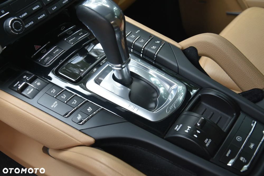 Porsche Cayenne S - 30
