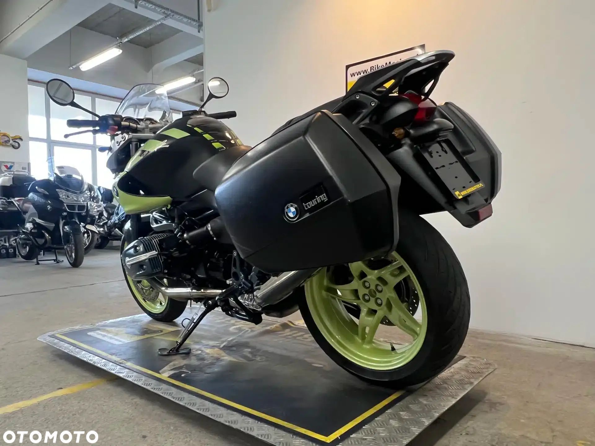 BMW R - 6