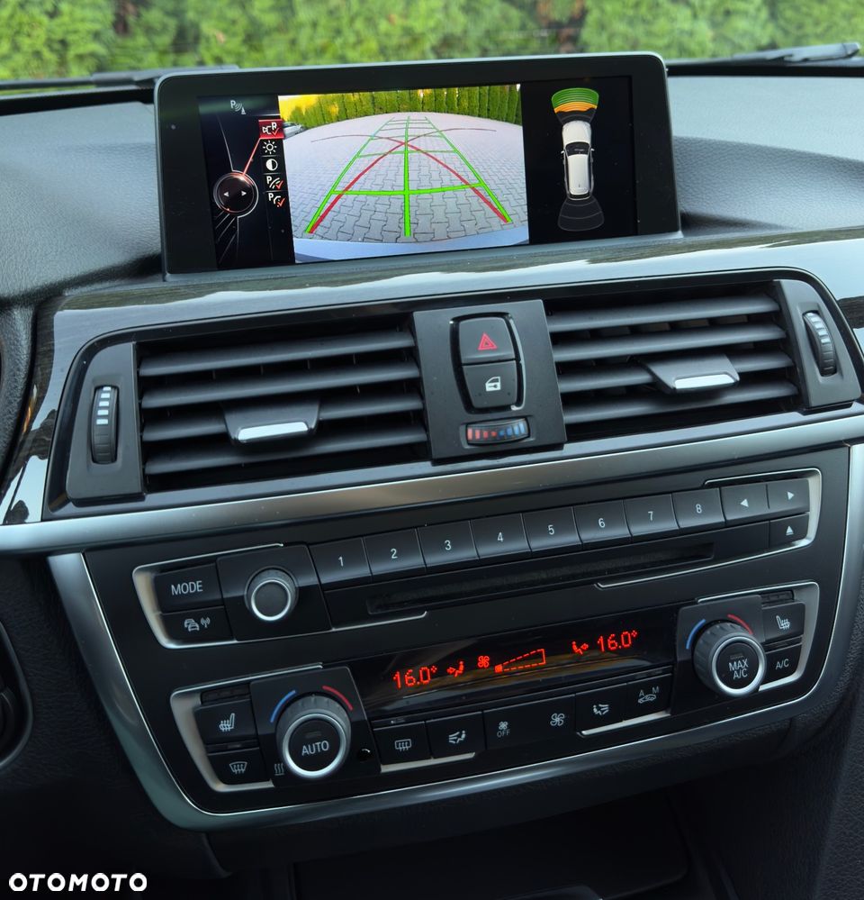 BMW Seria 3 318d Luxury Line - 31
