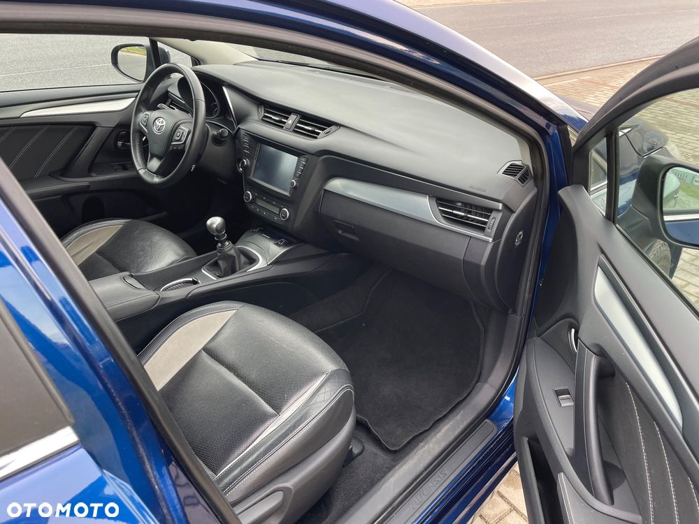 Toyota Avensis - 10