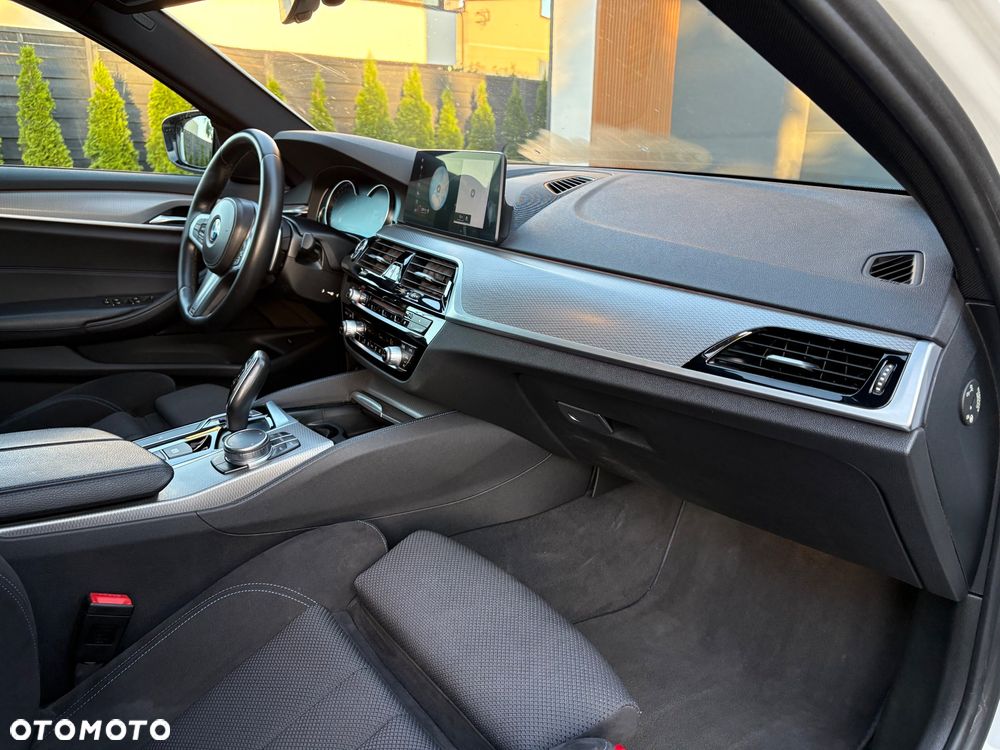 BMW Seria 5 530i xDrive M Sport sport - 23