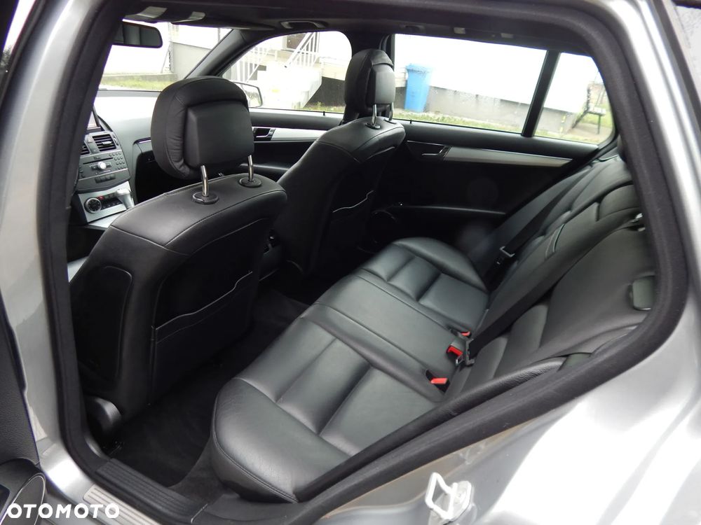 Mercedes-Benz Klasa C 350 CDI 4-Matic Avantgarde - 16
