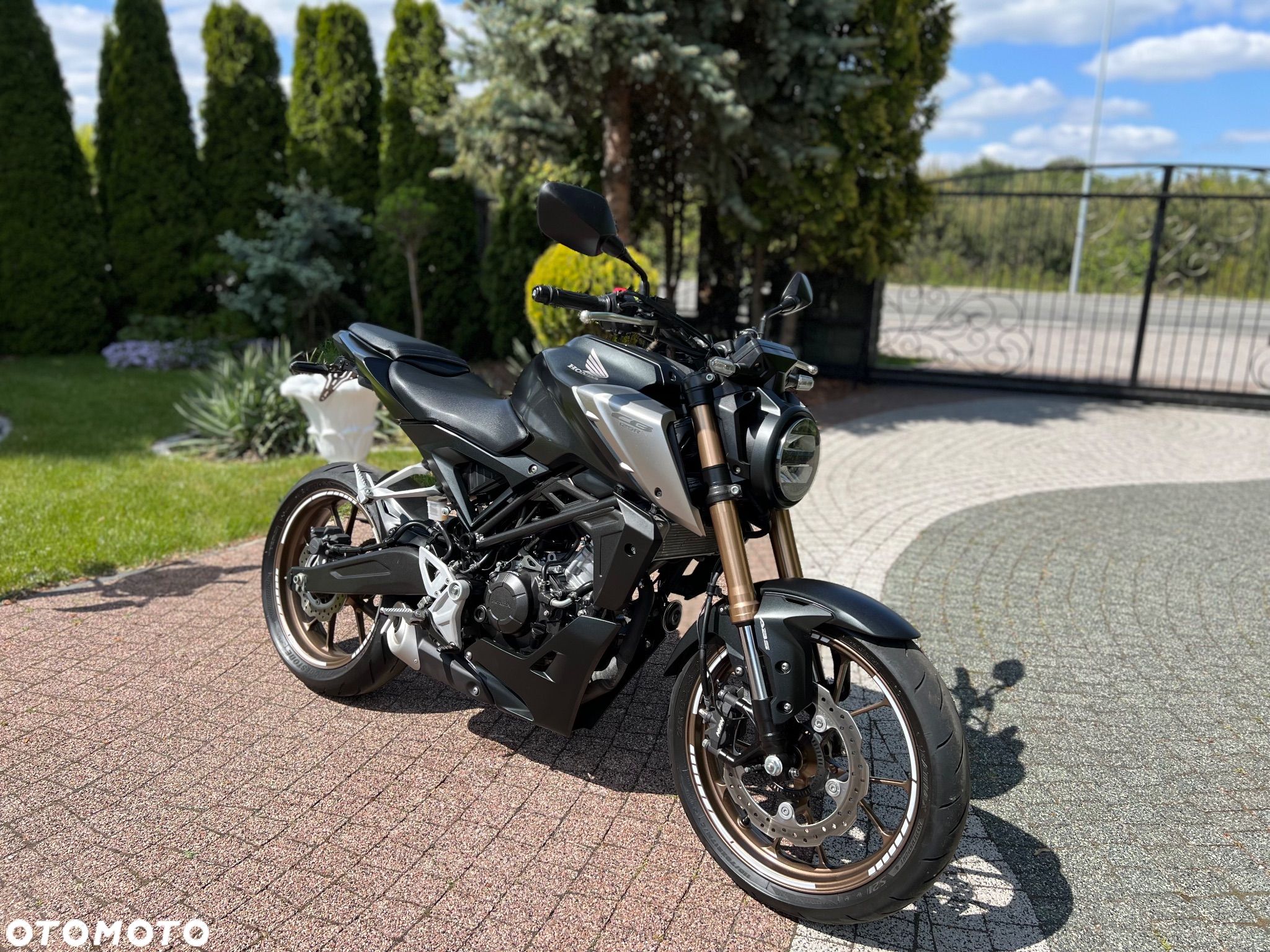 Honda CB - 1