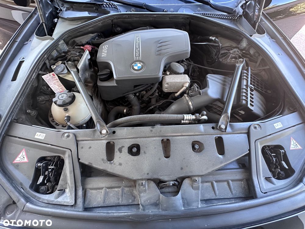 BMW Seria 5 528i xDrive - 23