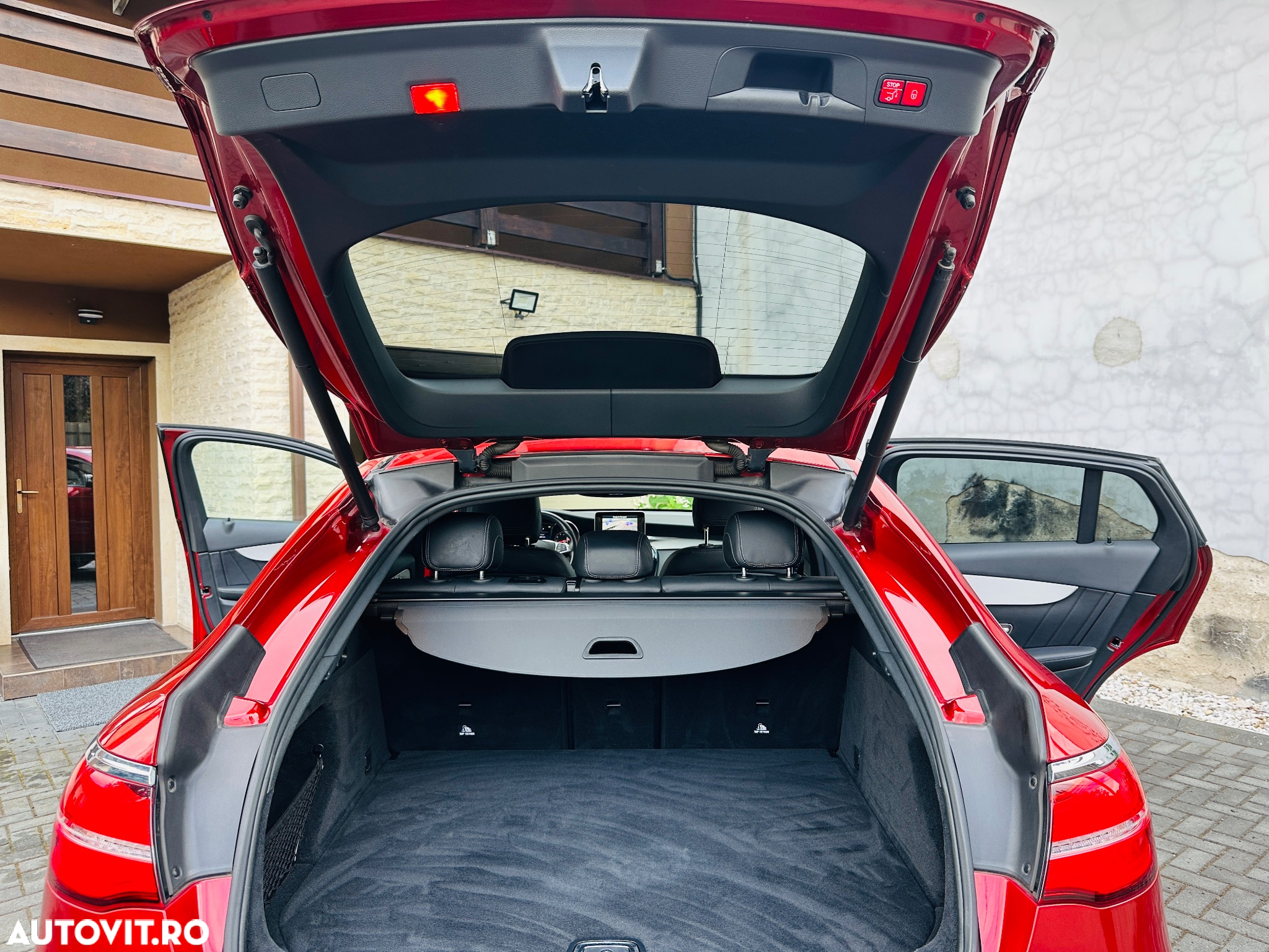 Mercedes-Benz GLC Coupe 250 4Matic 9G-TRONIC AMG Line - 11