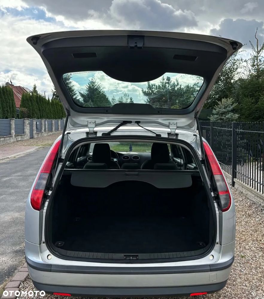 Ford Focus 1.6 Ti-VCT Style - 11