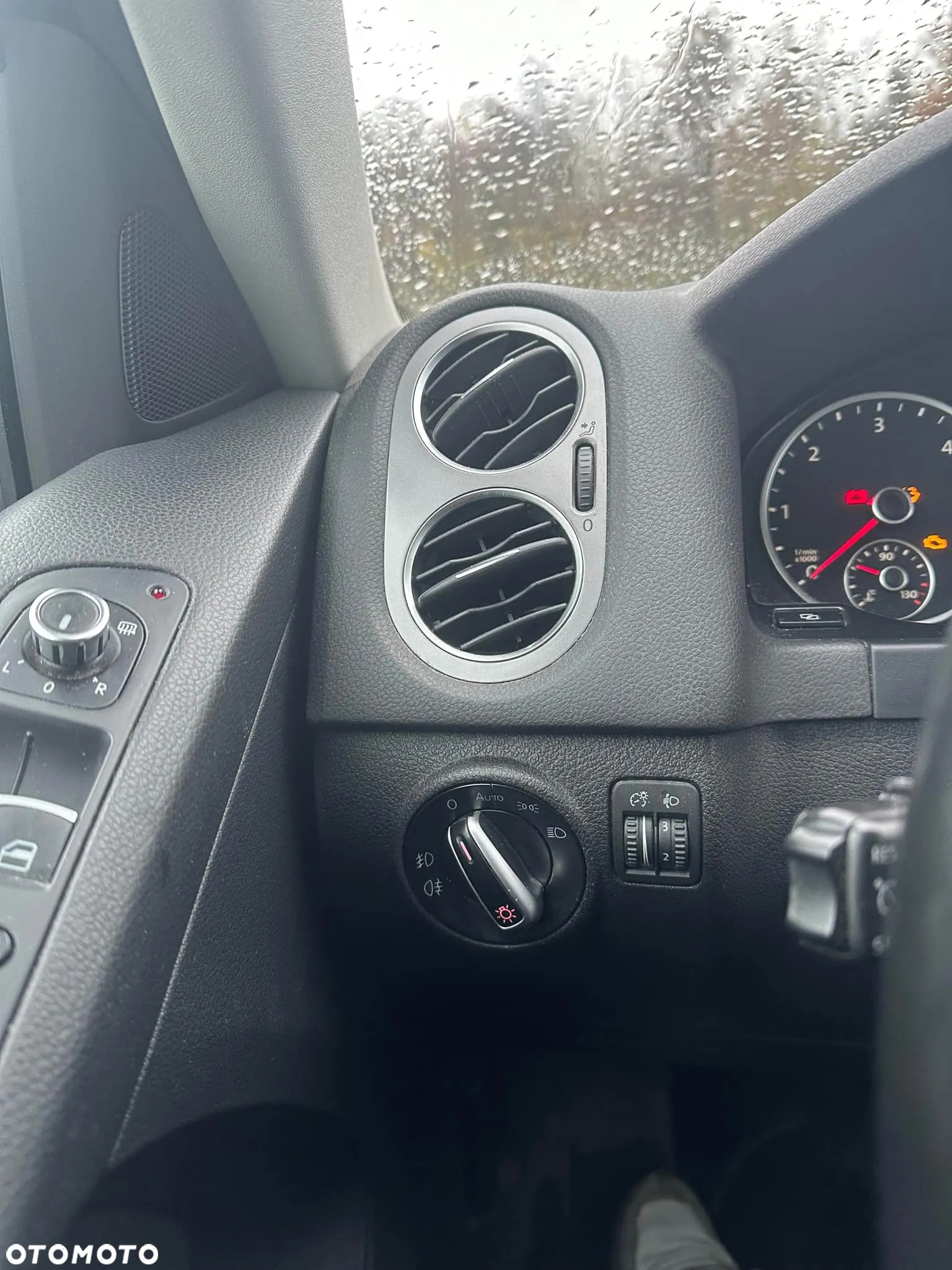 Volkswagen Tiguan 2.0 TDI DPF BlueMotion Technology Sport & Style - 8