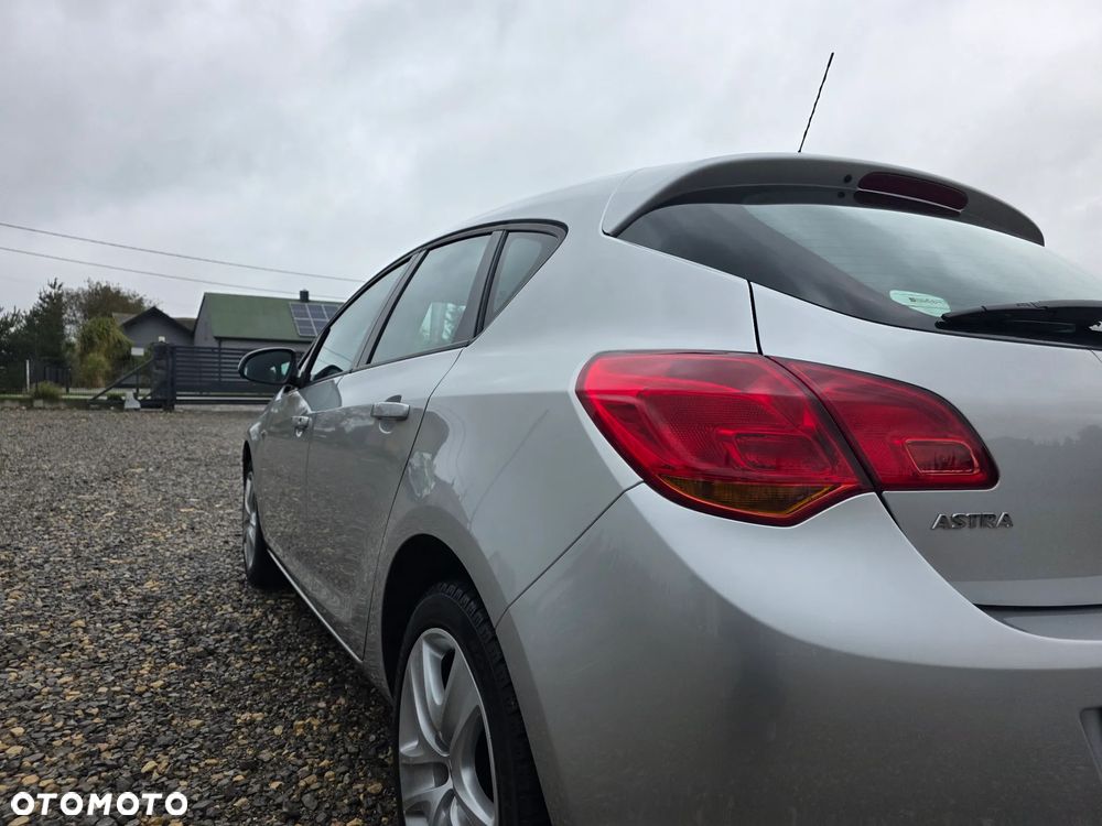 Opel Astra 1.6 Active - 24