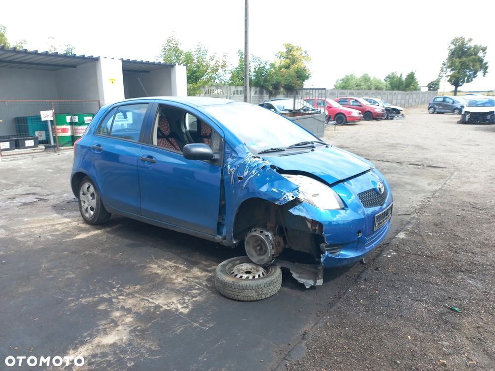 Toyota Yaris II 1.3 VVT-I 07r 5D 8T0 wszystkie części - 4