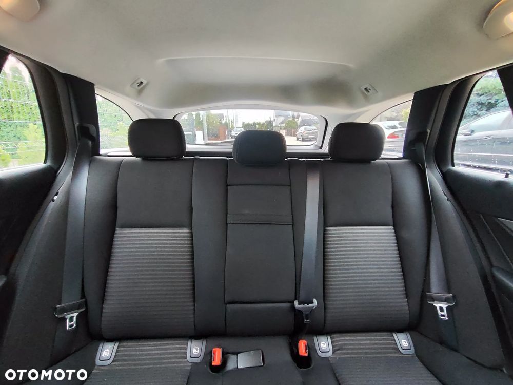 Mercedes-Benz Klasa E 220 d 4Matic 9G-TRONIC - 14