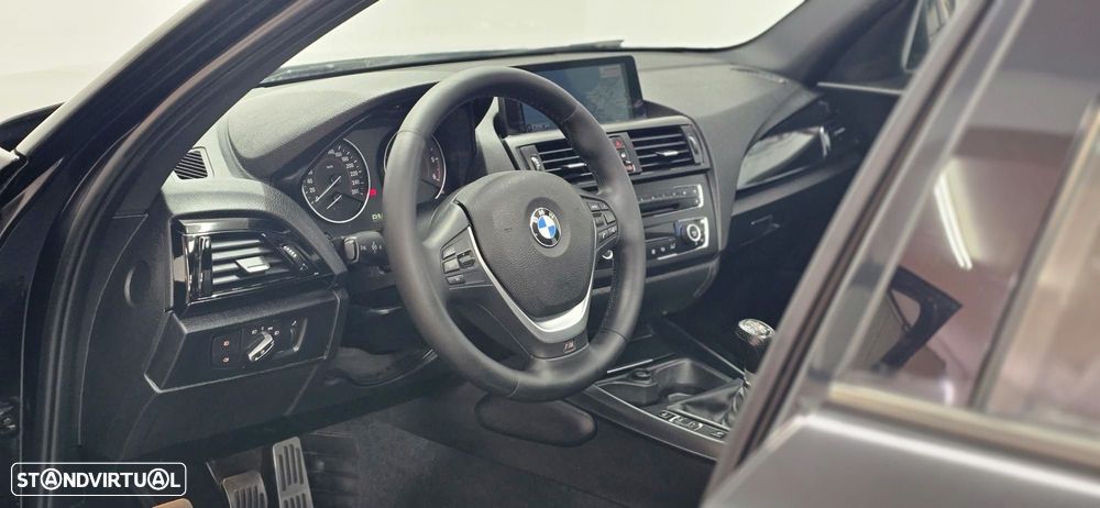 BMW 118 d Pack M - 15