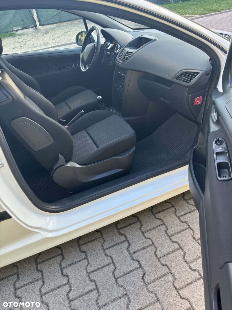 Peugeot 207 - 7