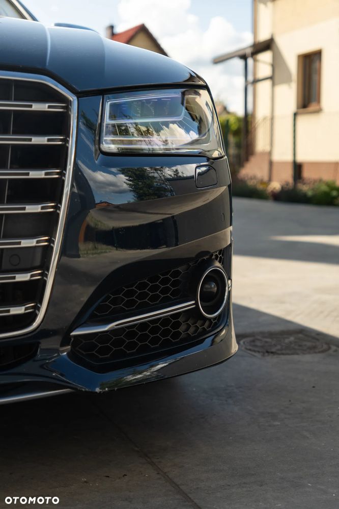 Audi S8 - 12