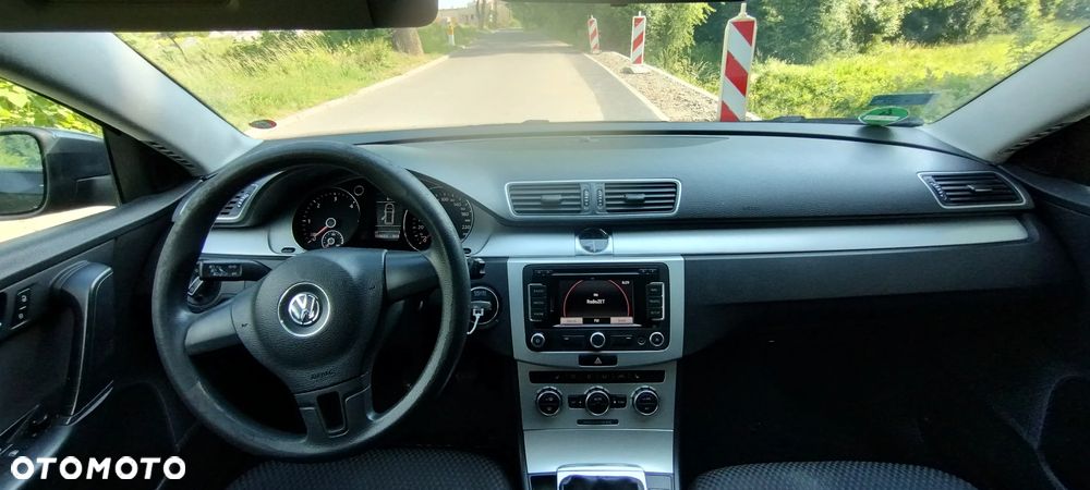 Volkswagen Passat 1.6 TDI BlueMotion - 14