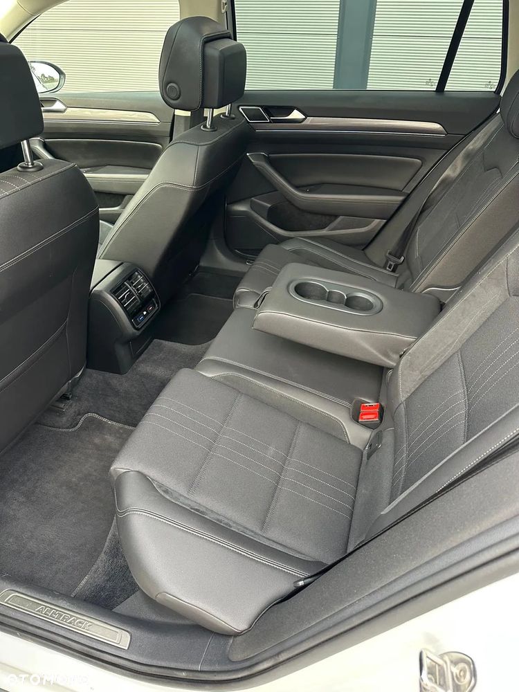 Volkswagen Passat 2.0 TDI SCR 4Mot DSG Comfortline - 19