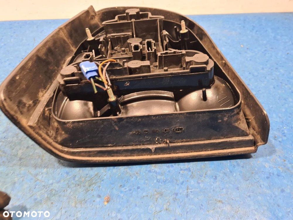 VW GOLF 3 III LAMPA TYŁ PRAWA ZEWNĘTRZNA - 3