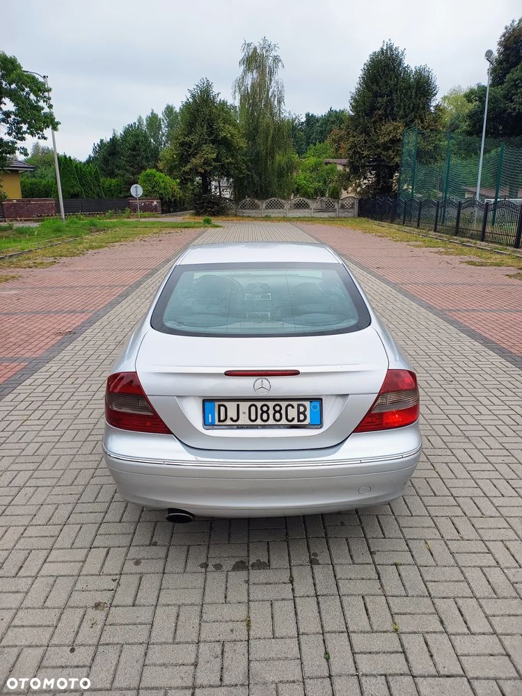 Mercedes-Benz CLK - 6