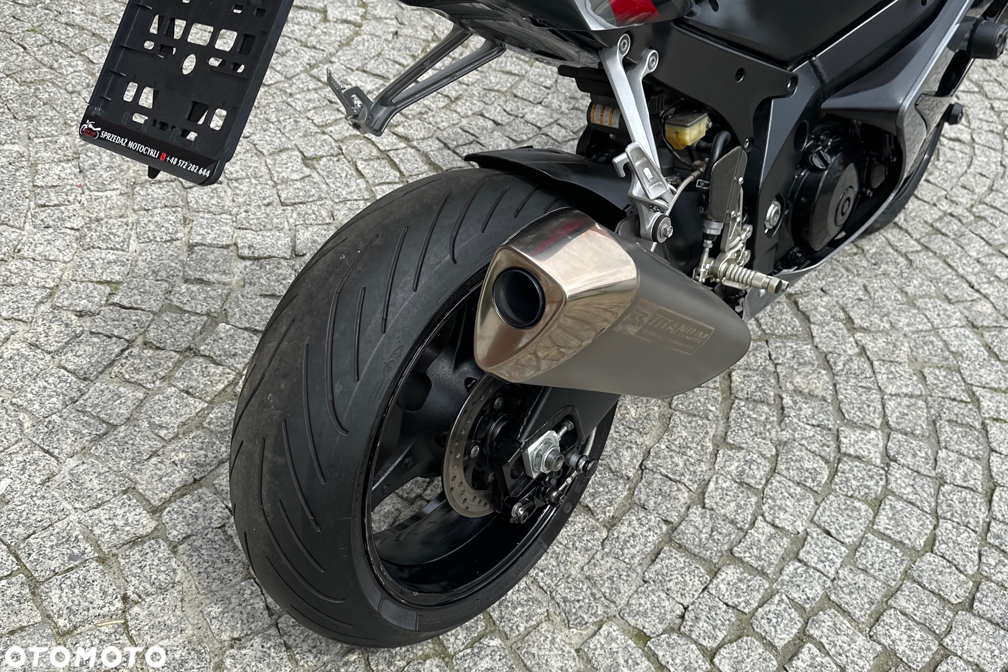 Suzuki GSX 1000 - 11