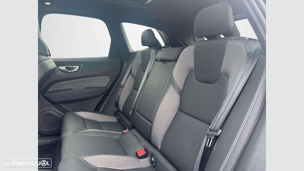 Volvo XC 60 2.0 T6 PHEV Black Edition AWD - 15
