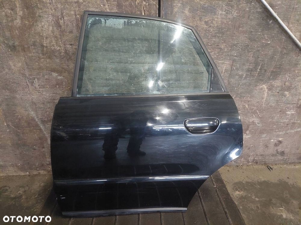 DRZWI KOMPLETNE LEWY TYŁ AUDI A4 B5 FL SEDAN - 1