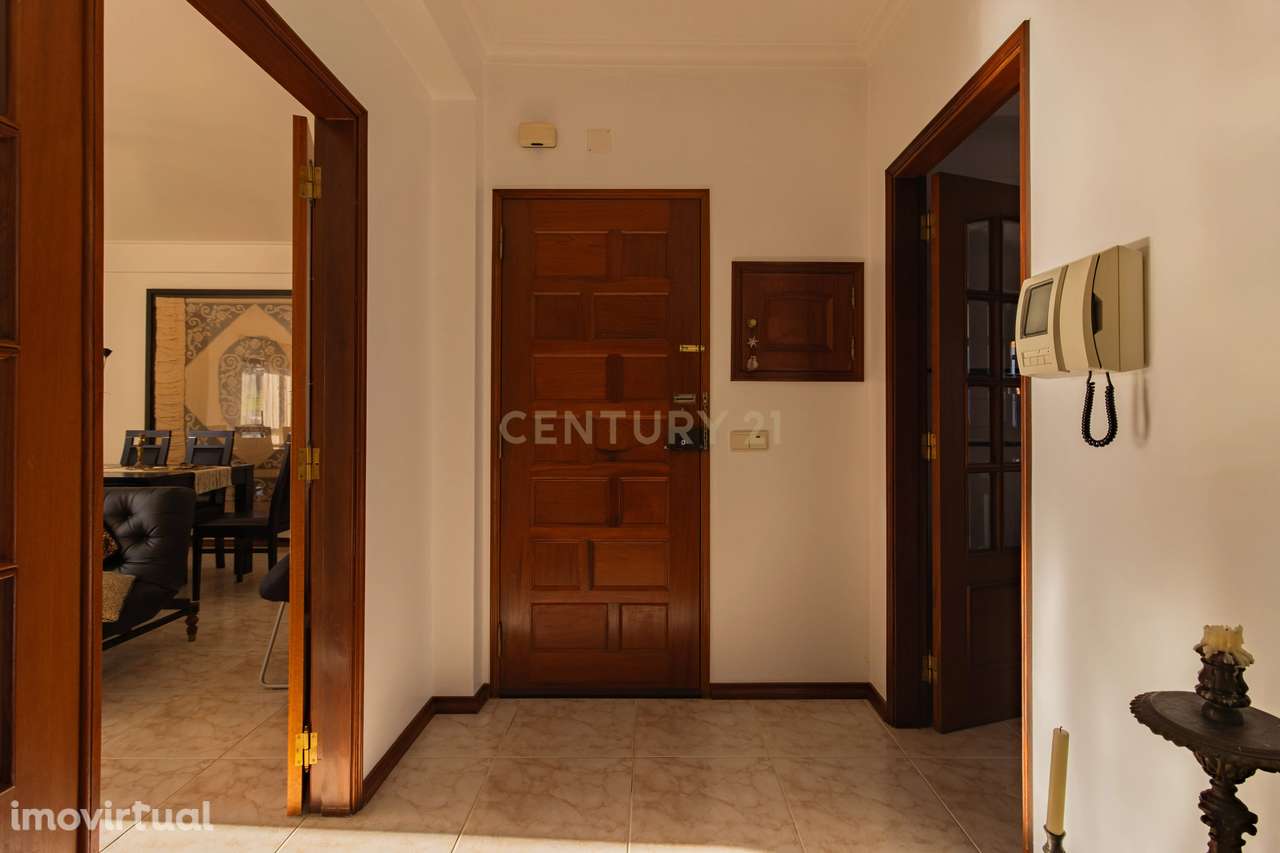 Apartamento T2 com Garagem e Sótão em Alcobaça - Excelente Oportunidad - Grande imagem: 3/18