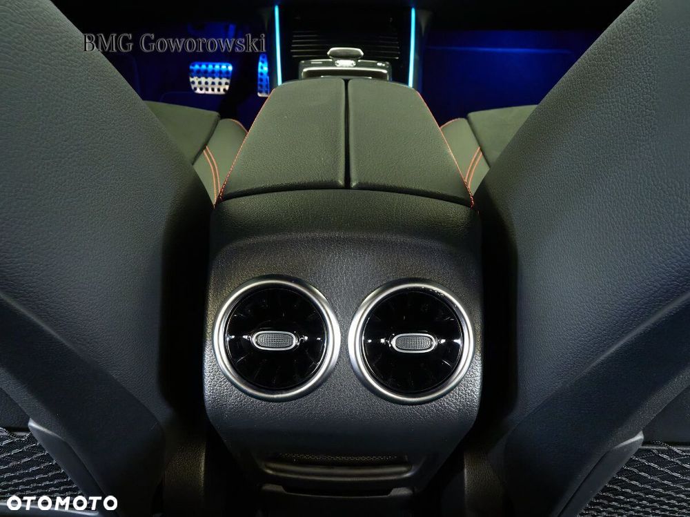 Mercedes-Benz GLA - 14