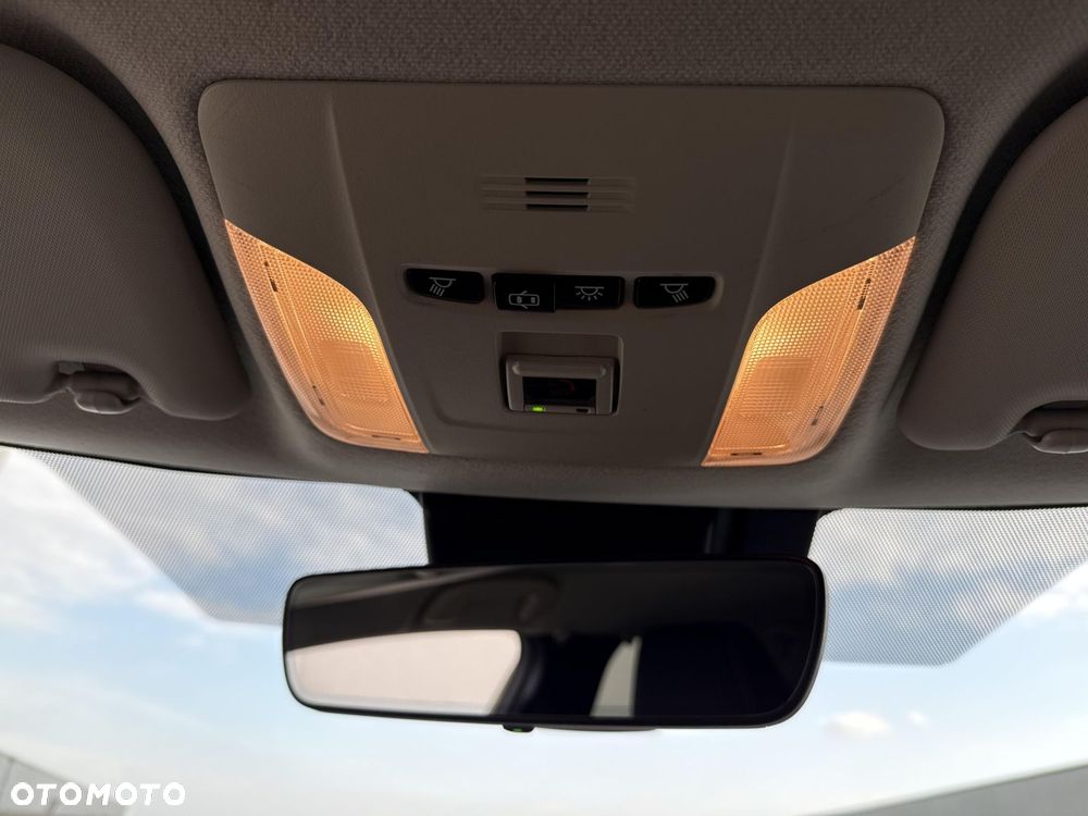 Toyota Corolla 1.8 Hybrid Executive - 26