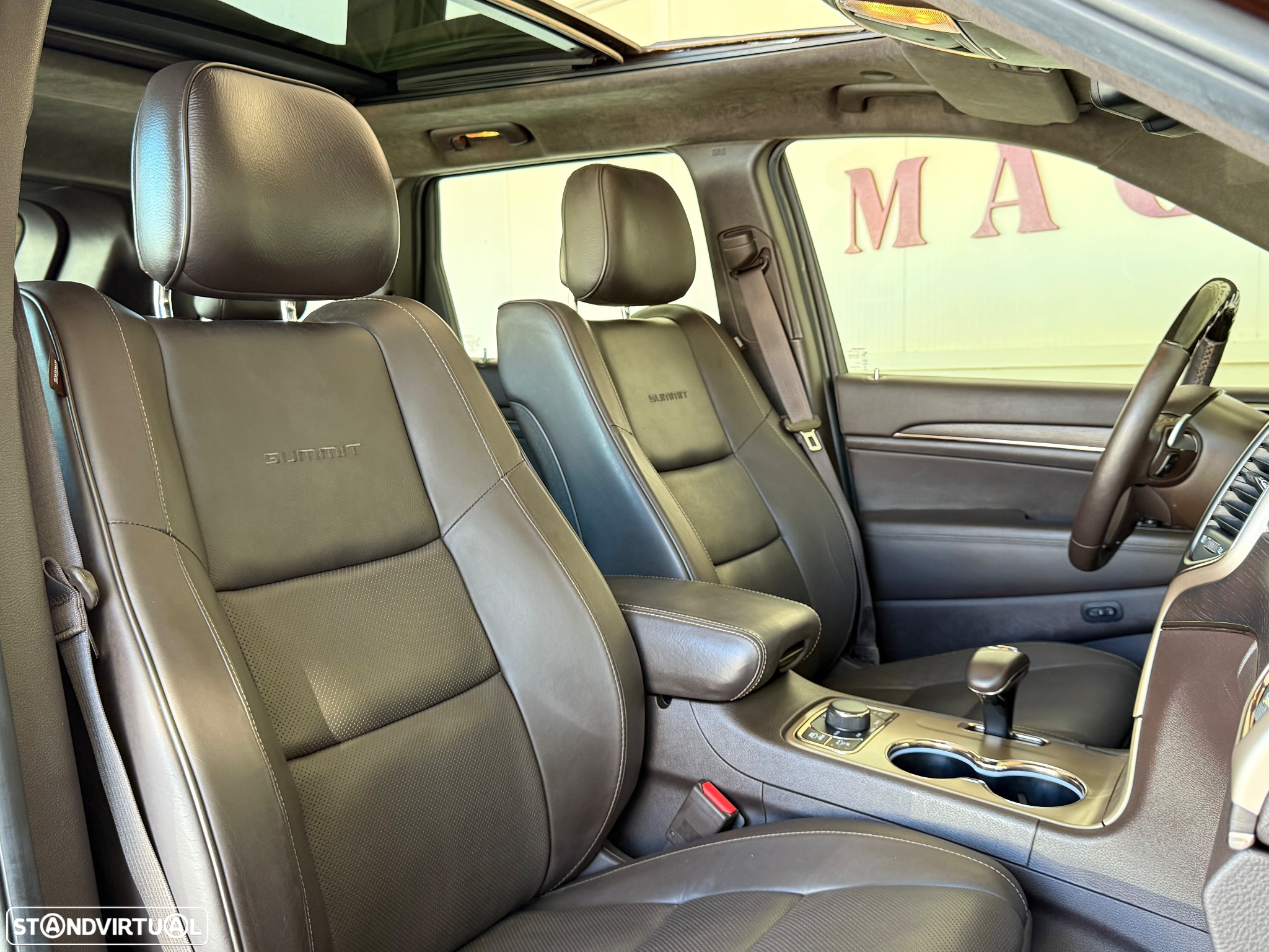 Jeep Grand Cherokee 5.7 V8 HEMI 4WD Auto Summit - 43