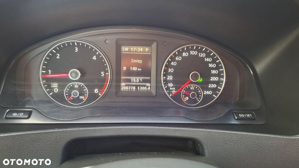 Volkswagen Caravelle - 25