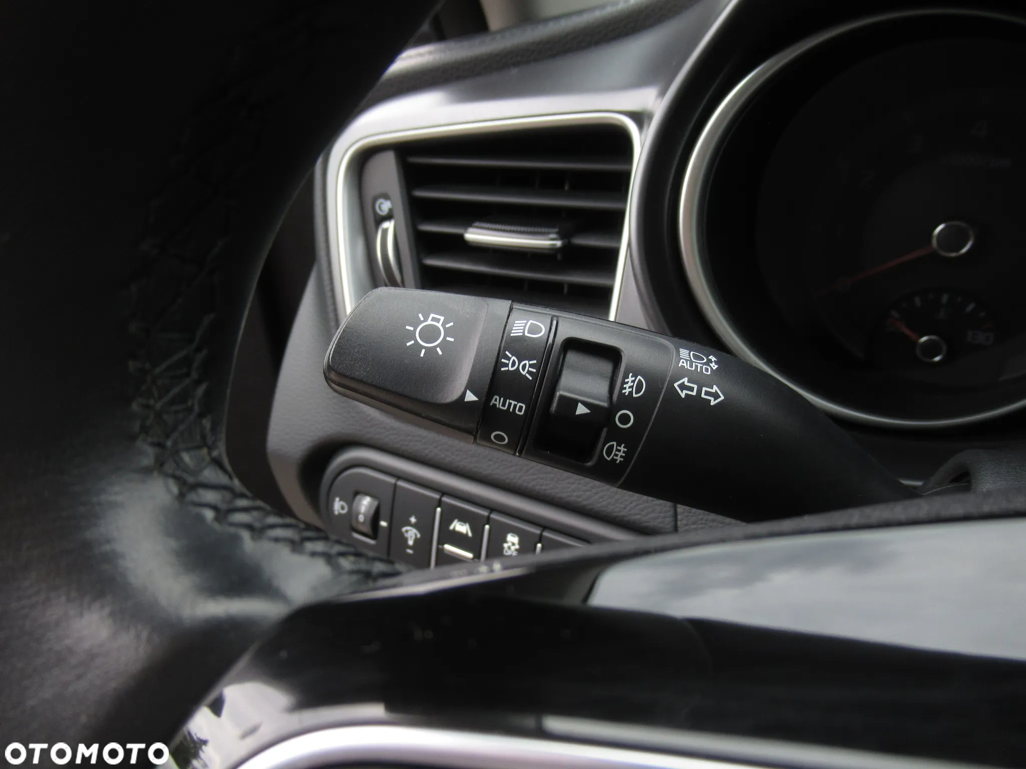 Kia Ceed 1.5 T-GDI M - 13