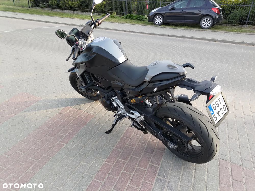 BMW F - 5