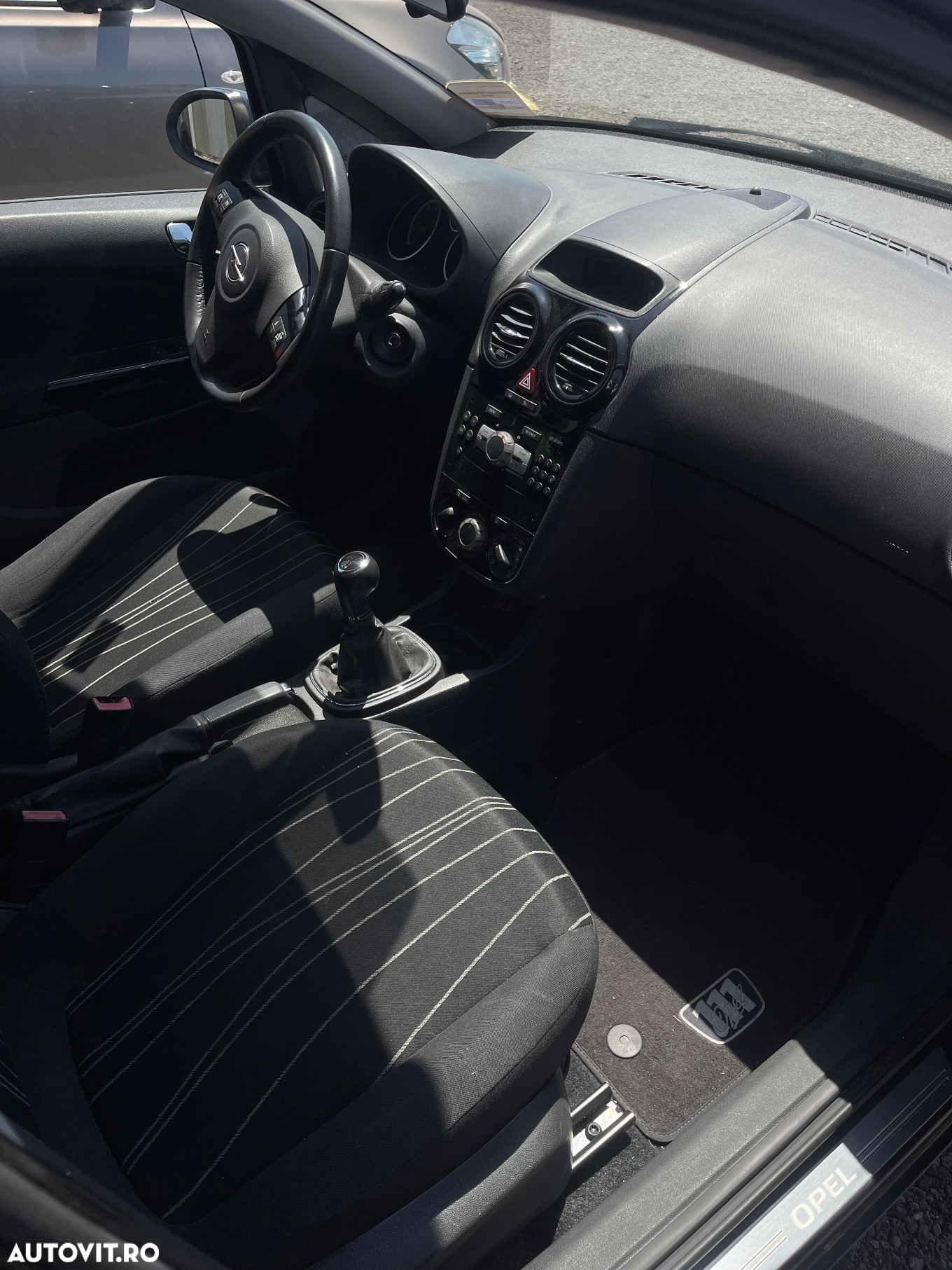 Opel Corsa 1.4 16V 150 Jahre - 13