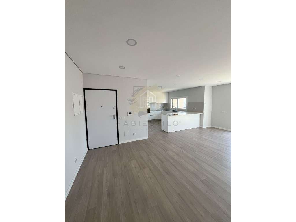 Apartamento T2- Brejos de Azeitão com Varanda - Grande imagem: 2/28