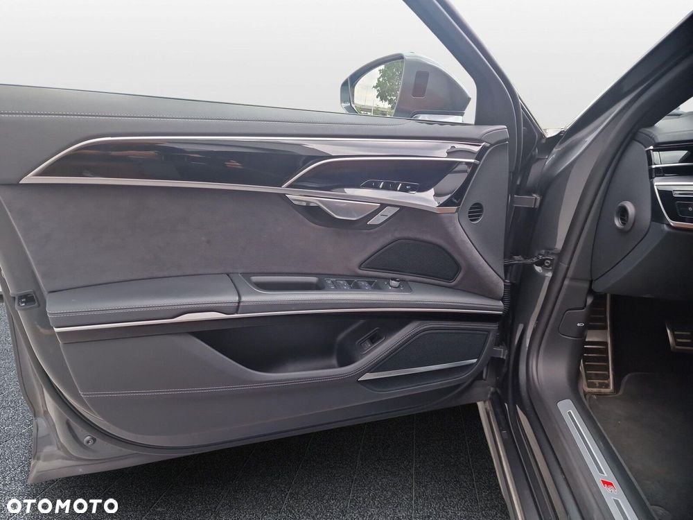 Audi A8 - 11