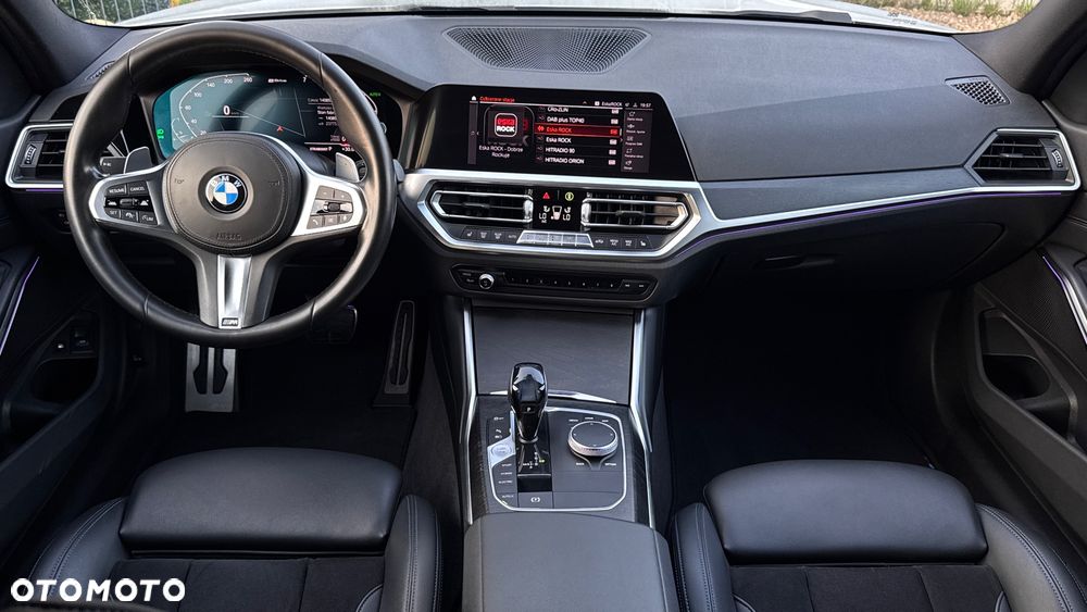 BMW Seria 3 330e M Sport - 14