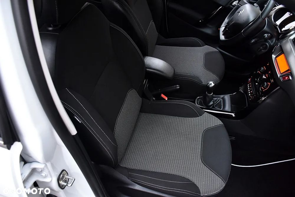 Citroën C3 Pure Tech (VTi) 82 Exclusive - 29