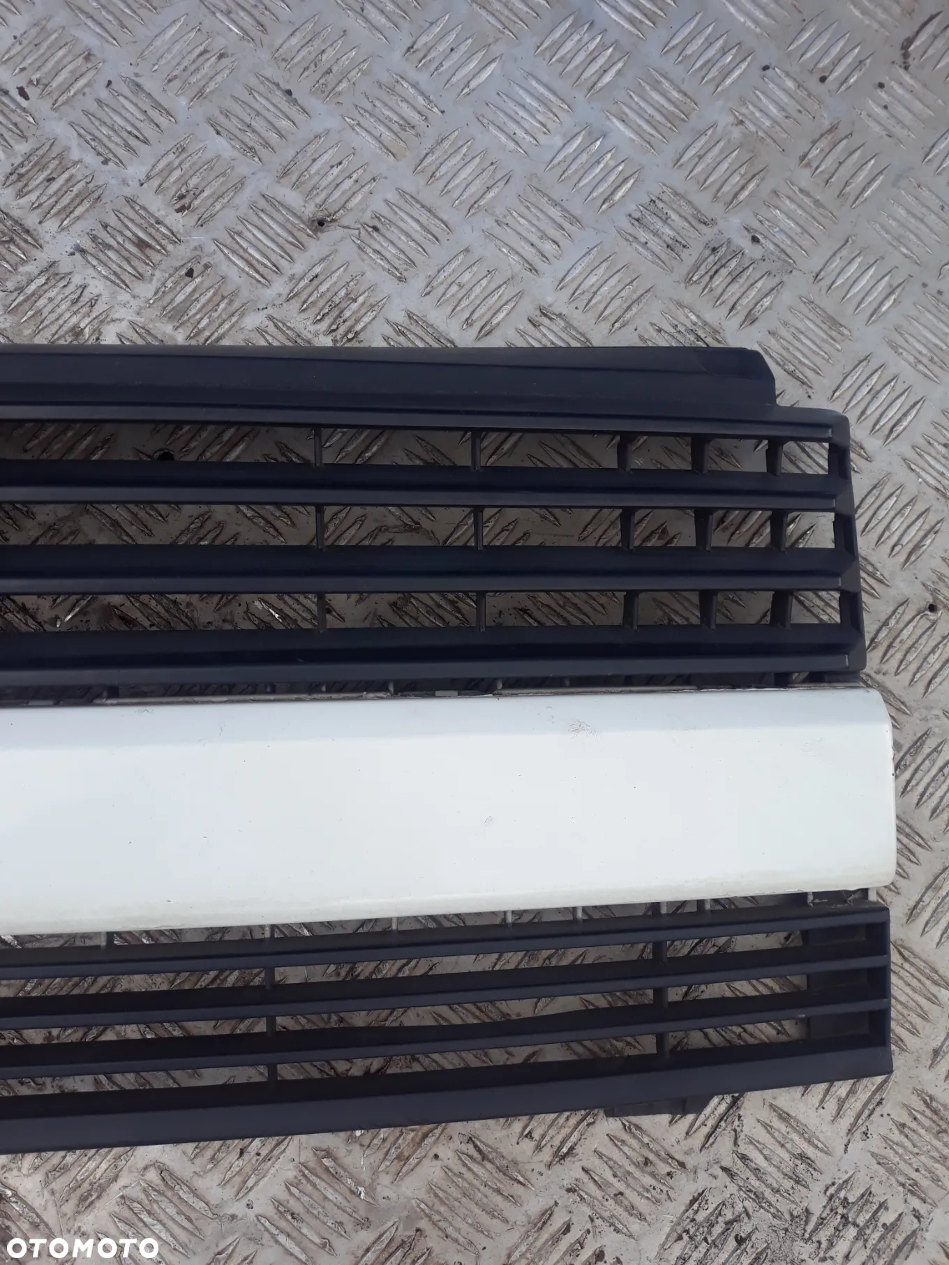 GRILL ATRAPA VOLKSWAGEN TRANSPORTER T4 - 4