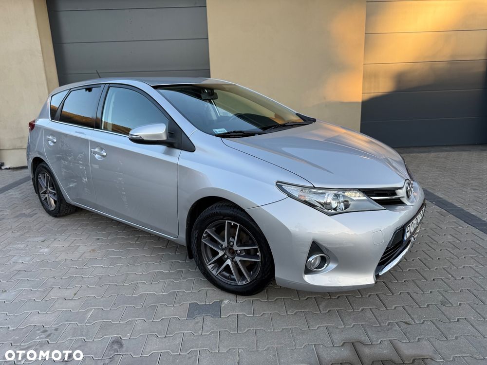 Toyota Auris 1.6 Premium Comfort - 23
